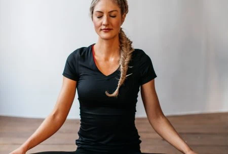 Megan Rossi meditating